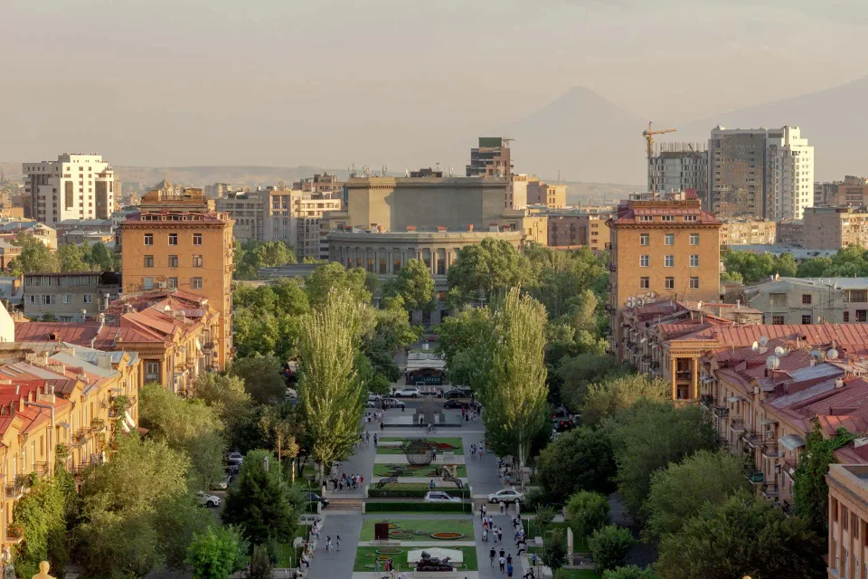 Как успешно открыть компанию в Армении — ООО или ЗАО?