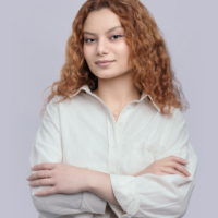 Նաիրա Սահակյան